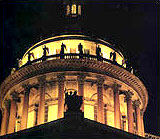 Catedral de Isaac en la noche 