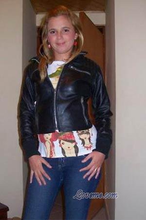 104712 - Nayibeth Edad: 23 - Colombia