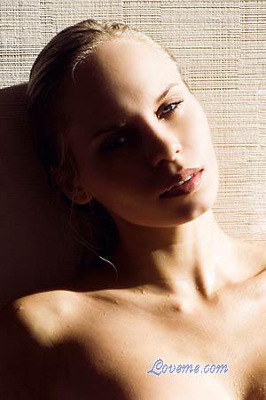 117645 - Alexandra Edad: 23 - Ucrania