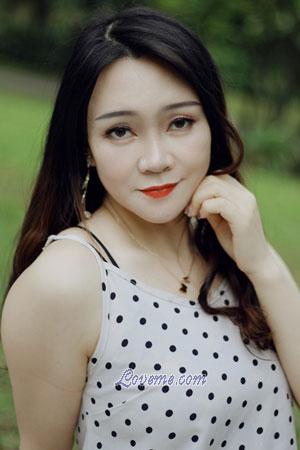 202872 - Caiyun Edad: 35 - China