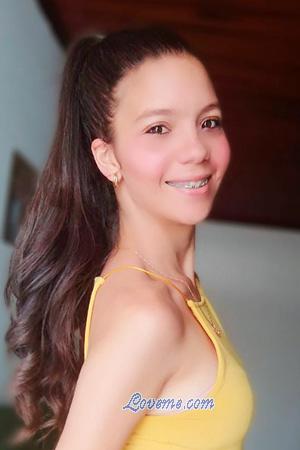 209762 - Joselyn Edad: 30 - Costa Rica