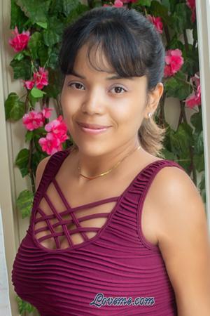 214303 - Vicky Edad: 35 - Perú
