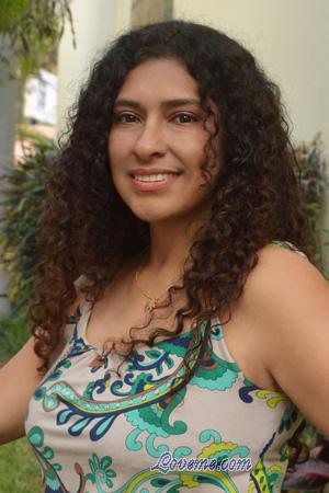 222057 - Patricia Edad: 50 - Perú