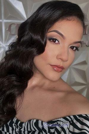 223714 - Laura Edad: 22 - Colombia