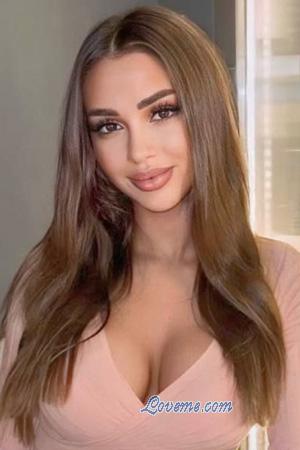 224108 - Caroline Edad: 25 - República Checa