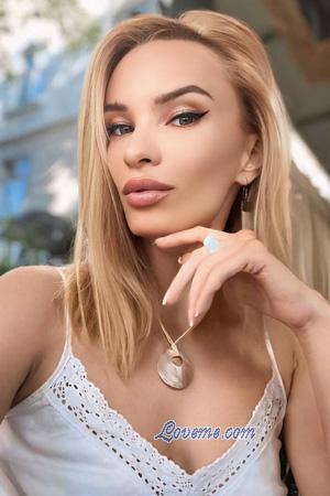 224692 - Alexandra Edad: 30 - Moldavia