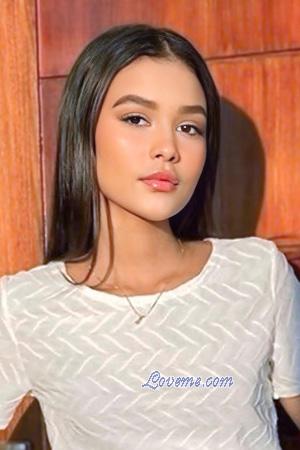 225360 - Livyhen Edad: 19 - Colombia