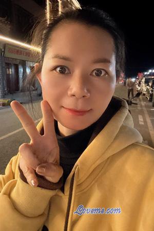 226906 - Wanyi Edad: 44 - China