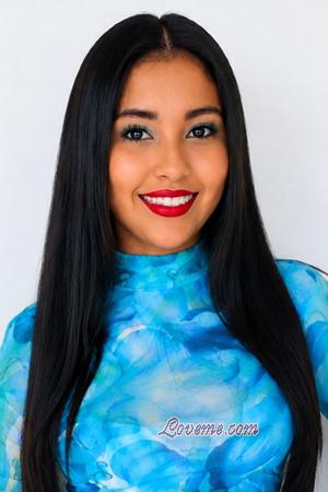 227695 - Daniela Edad: 26 - Colombia