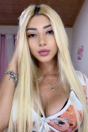 227879 - Adriana Edad: 26 - Costa Rica