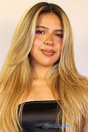 228284 - Daniela Edad: 25 - Costa Rica