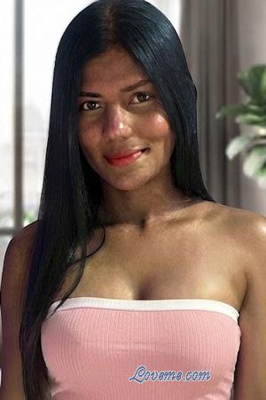 228306 - Laura Edad: 26 - Colombia