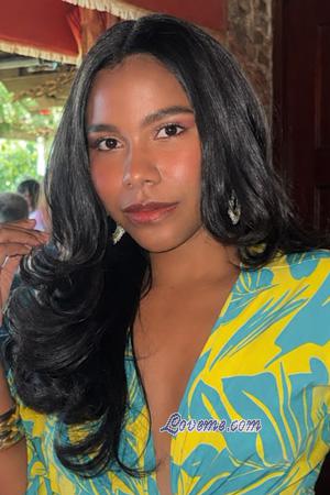 228888 - Laura Edad: 27 - Colombia